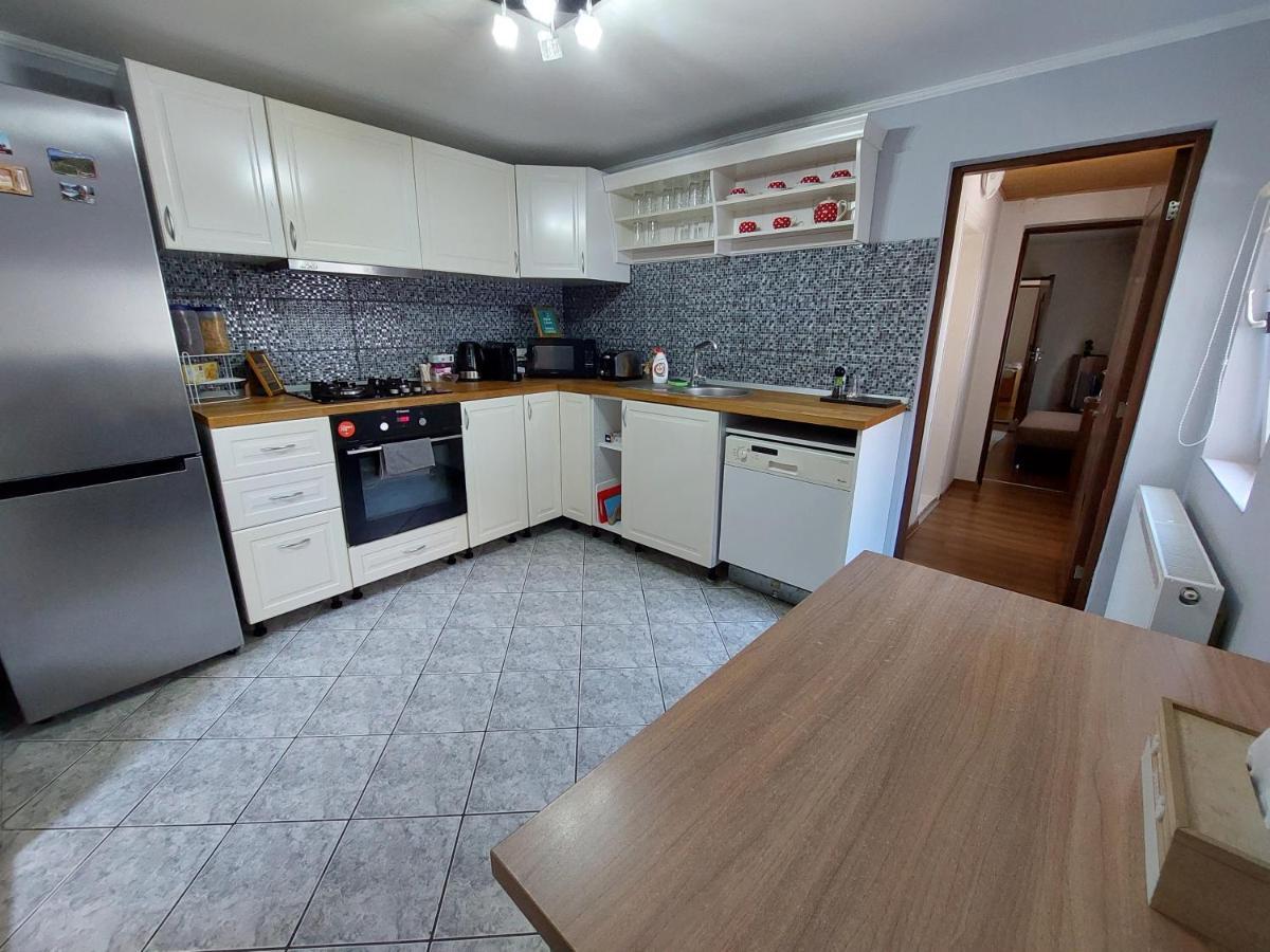 Cozy, Quiet & Family Friendly In Arad Leilighet Eksteriør bilde